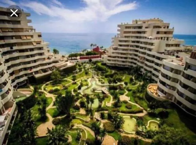 Benalbeach Jr Suite Málaga 0*,  İspanya