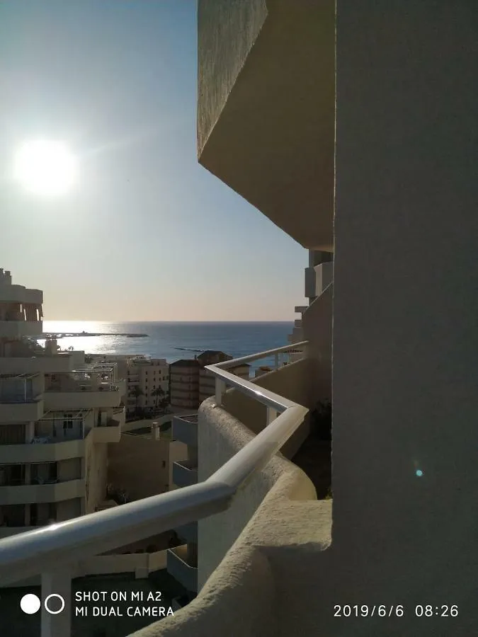 Benalbeach Jr Suite Málaga Daire